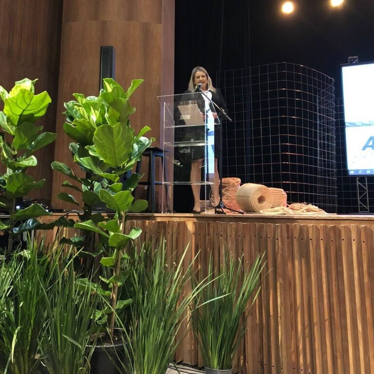 facebook-profile-f7de25ee-0652-49f0-930e-4329e01006f4