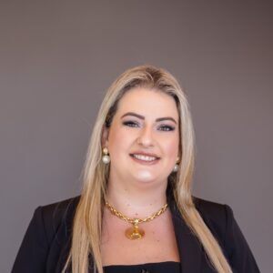 Mestre de Cerimônias e Apresentadora Andréia Lara